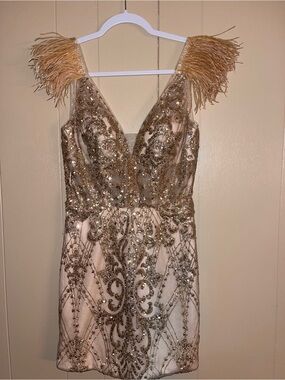 Camille La Vie Gold Sequin Feather Dress 4 Homecoming NYE Wedding Guest Prom